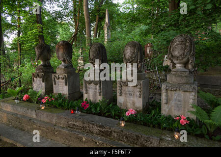 Lviv, Ukraine, polnische Gräber auf dem Lytschakiwski-Friedhof Stockfoto