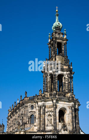 Der obere Teil der Hofkirche in Dresden, Deutschland Stockfoto