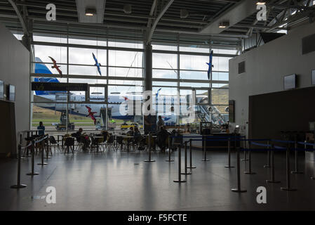 Im Inneren der Flughafen Vagar auf den Färöer Inseln Stockfoto