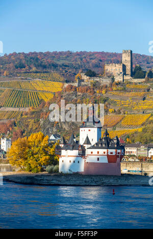 Burg Gutenfels, Burg Pfalzgrafenstein, Wein-Dorf Kaub, Rheingau, die UNESCO Welt Kulturerbe Oberes Mittelrheintal Stockfoto