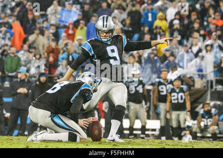 Überstunden. 2. November 2015. NC, Carolina Panthers Kicker Graham Gano #9 startet das Feld Tor in der Overtime gegen die Indianapolis Colts am 2. November 2015, bei der Bank of America in Charlotte, North Carolina. Die Panthers besiegten die Colts 29-26 in der Overtime. Margaret Bowles/CSM/Alamy Live-Nachrichten Stockfoto