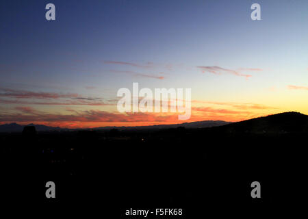 Sonnenuntergang in Tucson Arizona von Ventana Canyon aus gesehen Stockfoto