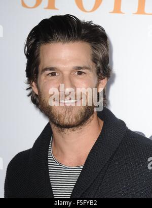 New York, NY, USA. 3. November 2015. Johnny Whitworth im Ankunftsbereich für SPOTLIGHT-Premiere, Directors Guild of America (DGA) Theater, New York, NY 3. November 2015. Bildnachweis: Dee Cercone/Everett Collection/Alamy Live-Nachrichten Stockfoto