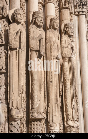 Kunstvoll geschnitzte Wasserspeier, Chartres Kathedrale, Frankreich Stockfoto