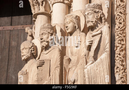 Kunstvoll geschnitzte Wasserspeier, Chartres Kathedrale, Frankreich Stockfoto