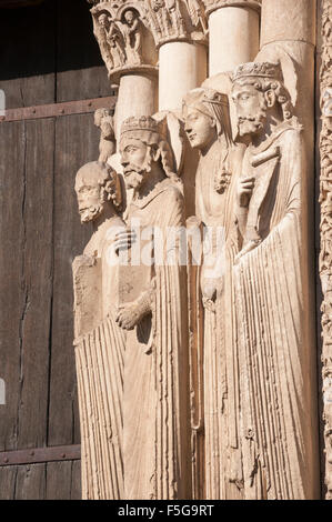 Kunstvoll geschnitzte Wasserspeier, Chartres Kathedrale, Frankreich Stockfoto