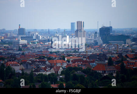 Blick Auf sterben City West u.a. Mit Europa-Center, Gedaecthniskirche Und Dem Neuen Zoofenster, anschließend / Olympiaturm, Olympiagel Stockfoto