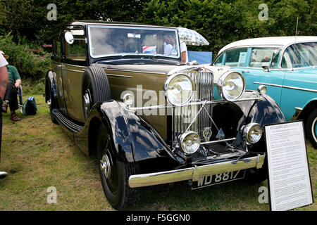 BARLOW, DERBYSHIRE, UK. 15. AUGUST 2015.  Eine klassische 37 erbaut 1935 Talbot AZ95 Limousine auf dem Display. Stockfoto