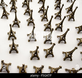 Viele Eiffelturm Statuen Miniaturen Stockfoto