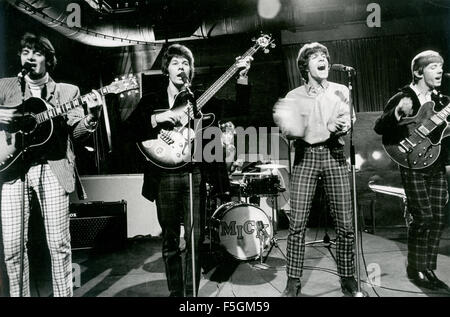 DAVE DEE, DOZY, BEAKY, MICK und TITCH englischen pop Gruppe im März 1966. Von links: Beaky (John Dymond), Dozy (Trevor Ward-Davis), Mick (Michael Wilson), Dave (David Harman)), Tich (Ian Amey). Foto Tony Gale