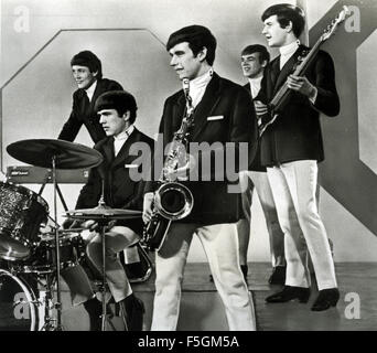 DIE DAVE CLARK FIVE englische Popgruppe im Kurzfilm Hits in Action 1964 der United Artists. Von links: Mike Smith, Dave Clark, Denis Payton, Lenny Davidson, Rick Huxley Stockfoto