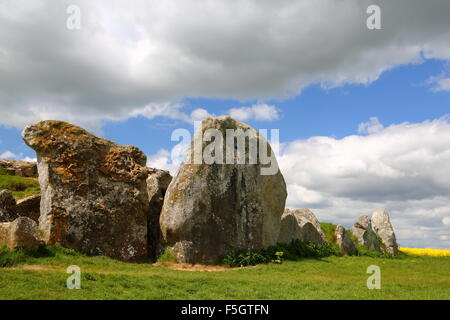 Die West Kennet Long Barrow ist Teil des neolithischen komplexes Avebury in Wiltshire, Großbritannien Stockfoto