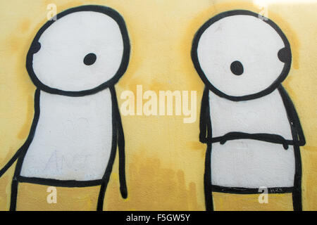 Kunst Wandbild Wand auf Lane neben High Street, Glastonbury, Somerset, England. Glastonbury hat ein New Age Gemeinschaft und viele Mythen Stockfoto