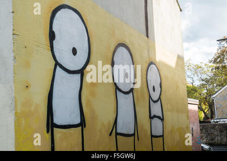 Kunst Wandbild Wand auf Lane neben High Street, Glastonbury, Somerset, England. Glastonbury hat ein New Age Gemeinschaft und viele Mythen Stockfoto