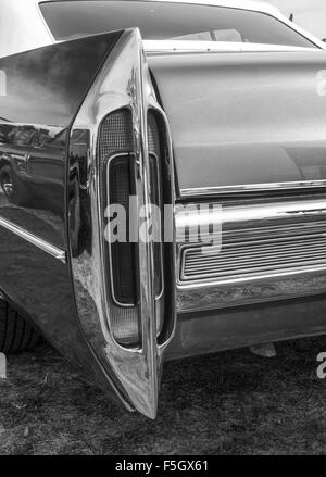 2. Oktober 2015 - die hintere Bremse Lichter Full-Size-Luxus-Auto Cadillac De Ville, USA, 1960 © Igor Goiovniov/ZUMA Draht/Alamy Live News Stockfoto