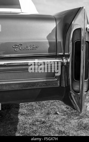 2. Oktober 2015 - die hintere Bremse Lichter Full-Size-Luxus-Auto Cadillac De Ville, USA, 1960 © Igor Goiovniov/ZUMA Draht/Alamy Live News Stockfoto