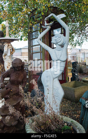 Tänzer, Statue, Brunnen, Reklamation, Yard, Recycling, Somerset, England, Stockfoto