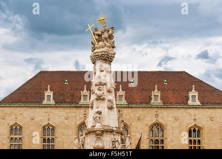 Statue der Heiligen Dreifaltigkeit und Begründung der Budaer Burg in Budapest, Ungarn Stockfoto