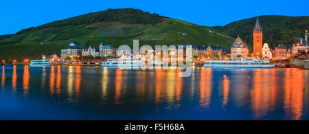 Bernkastel-Kues ist eine bekannte Weinbaugemeinde an der mittleren Mosel im Landkreis Bernkastel-Wittlich in Deutschland Stockfoto