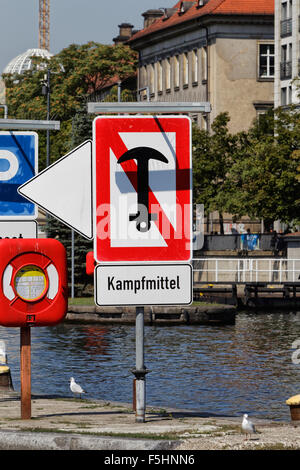 Berlin, Deutschland, Anker für Artillerie verboten Stockfoto