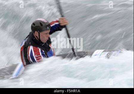 Waltham Cross, Herts, UK. 4. November 2015. Joe Clarke (Mens K!). TeamGB Kanu-Team-Ankündigung für Rio 2016. Lee Valley White Water Centre. Waltham Cross. Hertfordshire. England. VEREINIGTES KÖNIGREICH. 11.04.2015. Bildnachweis: Sport In Bilder/Alamy Live-Nachrichten Stockfoto