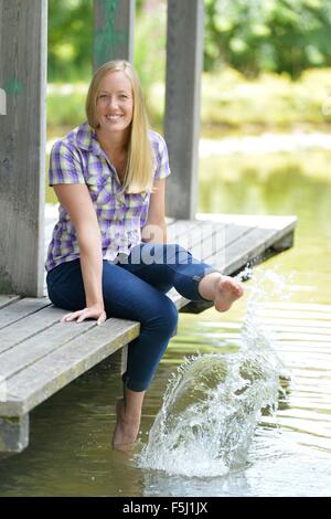 Exklusiv - Fotoshooting mit deutsche Snowboarderin Anke Karstens in Bad Endorf am 15. Juli 2015. Foto: Frank Mai Stockfoto