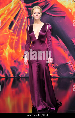 US-amerikanische Schauspielerin Jennifer Lawrence kümmert sich um die Premiere von "The Hunger Games: Mockingjay - Teil 2" im Sony Center CineStar in Berlin, Deutschland. Am 4. November 2015. / picture Alliance Stockfoto