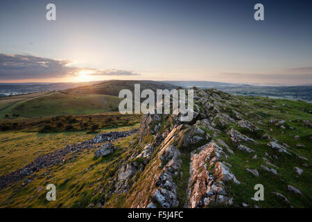 Sonnenaufgang über Mendip Hills, von Crook Peak. Somerset. VEREINIGTES KÖNIGREICH. Stockfoto