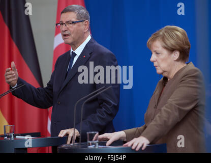 Berlin, Deutschland. 5. November 2015. Bundeskanzlerin Angela Merkel und tunesischen Premierminister Habib Essid geben eine Pressekonferenz im Kanzleramt in Berlin, Deutschland, 5. November 2015. Foto: SOEREN STACHE/Dpa/Alamy Live News Stockfoto