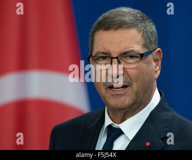 Berlin, Deutschland. 5. November 2015. Bundeskanzlerin Angela Merkel (nicht abgebildet) und tunesischen Premierminister Habib Essid geben eine Pressekonferenz im Kanzleramt in Berlin, Deutschland, 5. November 2015. Foto: SOEREN STACHE/Dpa/Alamy Live News Stockfoto
