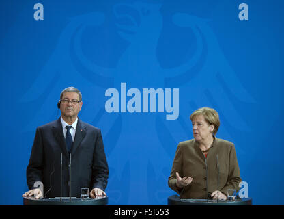 Berlin, Deutschland. 5. November 2015. Bundeskanzlerin Angela Merkel und tunesischen Premierminister Habib Essid geben eine Pressekonferenz im Kanzleramt in Berlin, Deutschland, 5. November 2015. Foto: SOEREN STACHE/Dpa/Alamy Live News Stockfoto