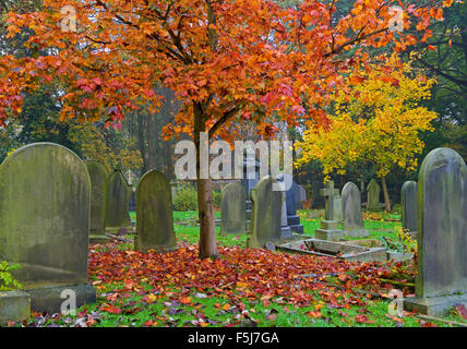 Friedhof der St. Andrews Church, Guiseley, in der Nähe von Leeds, West Yorkshire, England UK Stockfoto