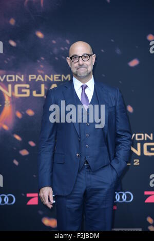 Berlin, Deutschland. 4. November 2015. Schauspieler Stanley Tucci besucht die Weltpremiere des Films "The Hunger Games - Mockingjay Teil2" in Berlin, Deutschland, 4. November 2015. Foto: Britta Pedersen/Dpa/Alamy Live News Stockfoto