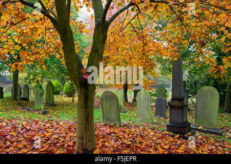 Friedhof der St. Andrews Church, Guiseley, in der Nähe von Leeds, West Yorkshire, England UK Stockfoto