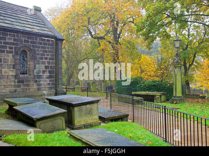 Friedhof der St. Andrews Church, Guiseley, in der Nähe von Leeds, West Yorkshire, England UK Stockfoto