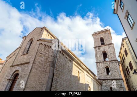 Tagesansicht der Kirche von San Michele Arcangelo in Potenza, Italien Stockfoto