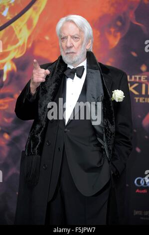 Berlin, Deutschland. 4. November 2015. Donald Sutherland Teilnahme an "The Hunger Games: Mockingjay, Teil 2: Weltpremiere im Cinestar Sony Center am 4. November 2015 in Berlin, Deutschland. / Picture Alliance © Dpa/Alamy Live-Nachrichten Stockfoto