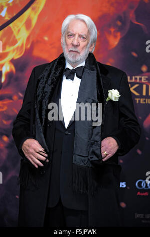 Berlin, Deutschland. 4. November 2015. Donald Sutherland Teilnahme an "The Hunger Games: Mockingjay, Teil 2: Weltpremiere im Cinestar Sony Center am 4. November 2015 in Berlin, Deutschland. / Picture Alliance © Dpa/Alamy Live-Nachrichten Stockfoto