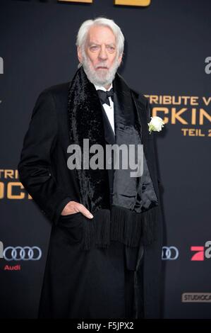 Berlin, Deutschland. 4. November 2015. Donald Sutherland Teilnahme an "The Hunger Games: Mockingjay, Teil 2: Weltpremiere im Cinestar Sony Center am 4. November 2015 in Berlin, Deutschland. / Picture Alliance © Dpa/Alamy Live-Nachrichten Stockfoto