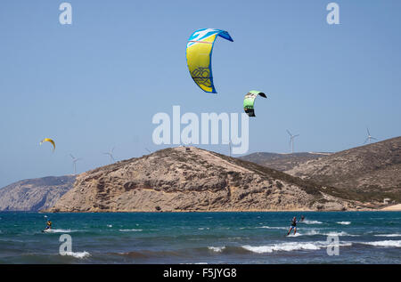 Kitesurfer am Strand von Prasonisi, Rhodos, Dodekanes, Griechenland Stockfoto