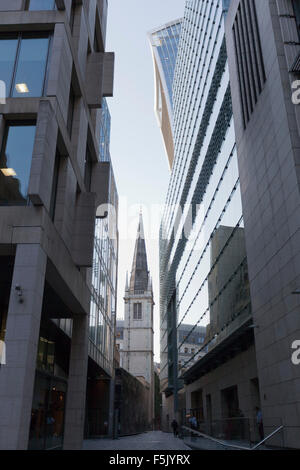 Ansicht der Kirche St. Margaret Pattens aus Wolfen Lane, London Stockfoto