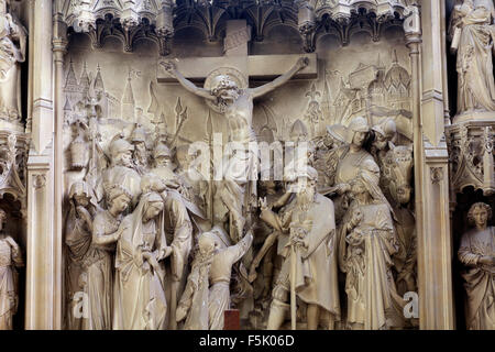 Schnitzen der Kreuzigung in der Holy Trinity Church, Long Melford, Suffolk Stockfoto