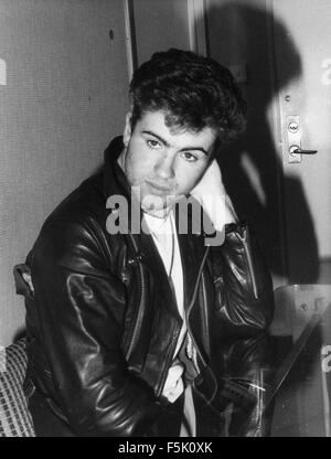 GEORGE MICHAEL UK Popmusiker Ende 1982 in den Büros von Whams erster Plattenfirma Innervision. Foto: Rudi Keuntje Stockfoto
