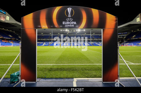 White Hart Lane, Tottenham, London, UK, UEFA Europa League Fußball. 5. November 2015. Tottenham Hotspur gegen Anderlecht. Gesamtansicht im Stadion vor dem Spiel. © Aktion Plus Sport/Alamy Live-Nachrichten Stockfoto