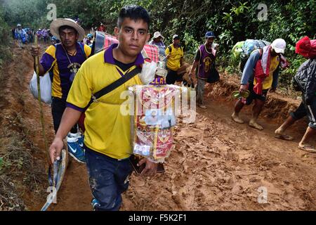 Motupe Cross - Pilger - Señor Cautivo de Ayabaca Wanderschaft in AYABACA. Abteilung von Piura. Peru Stockfoto