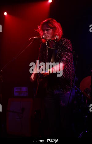 Tatiana DeMaria die live im Barfly Camden Featuring: Johnny Lucas Where: London, Vereinigtes Königreich bei: 03 Sep 2015 Stockfoto