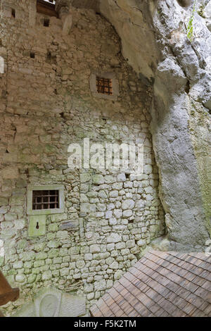 Alte Burg Predjama Interieur. Höhle von Postojna, Slowenien. Stockfoto