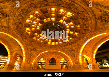 CARRIAGE TURNAROUND ROTUNDE UNION STATIONSGEBÄUDE (©D H BURNHAM & CO 1904/05) DOWNTOWN PITTSBURGH PENNSYLVANIA USA Stockfoto