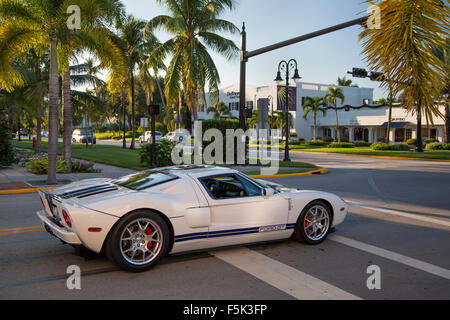 Ford GT hielt an der Ampel in Naples, Florida, USA Stockfoto