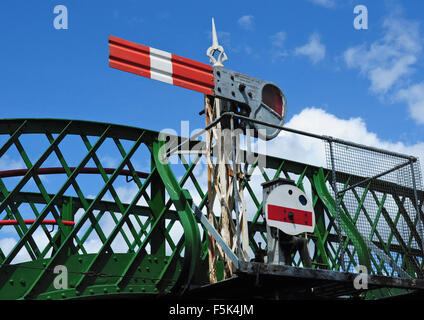 Semaphore signalisiert, Alresford, Mitte Hants Eisenbahn, Hampshire, England, UK Stockfoto
